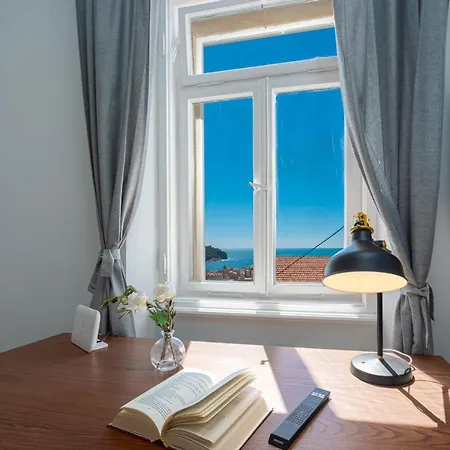 Summer Wind Apartment *
